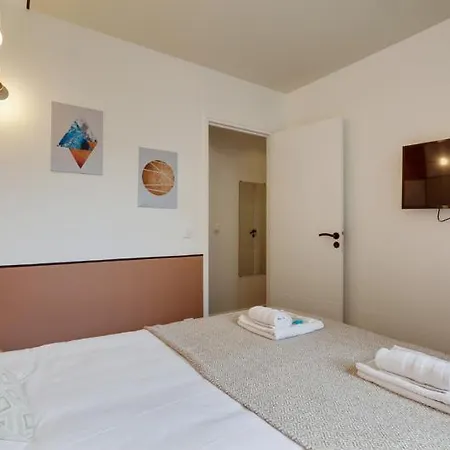 220 Jessy - Superb In Apartment *