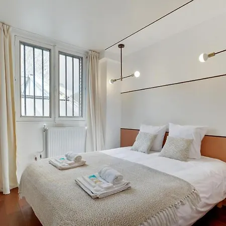 220 Jessy - Superb In * Paris
