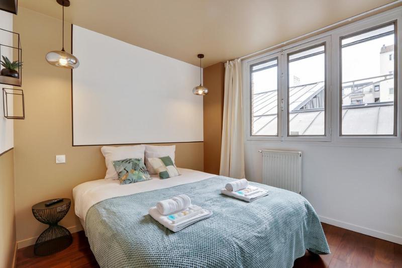 220 Jessy - Superb In * Paris